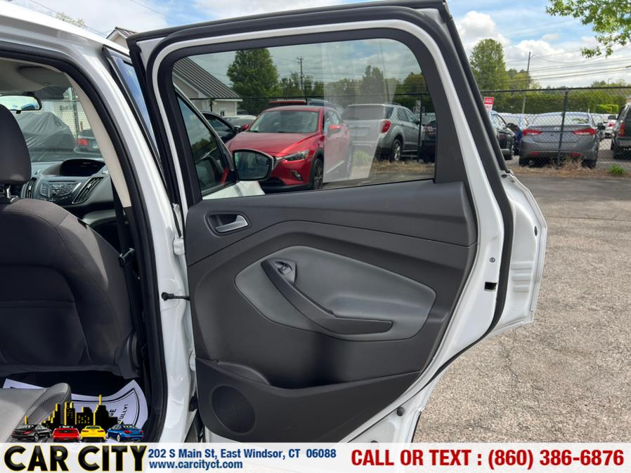 2013 Ford Escape 4WD 4dr SE, available for sale in East Windsor, Connecticut | Car City LLC. East Windsor, Connecticut 2013 Ford Escape 4WD 4dr SE, available for sale in East Windsor, Connecticut | Car City LLC. East Windsor, Connecticut