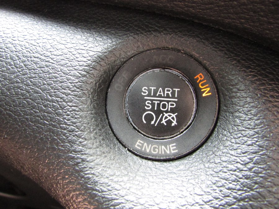 2014 Jeep Cherokee 4WD 4dr Limited, available for sale in East Windsor, Connecticut | United Auto Sales of E Windsor, Inc. East Windsor, Connecticut 2014 Jeep Cherokee 4WD 4dr Limited, available for sale in East Windsor, Connecticut | United Auto Sales of E Windsor, Inc. East Windsor, Connecticut