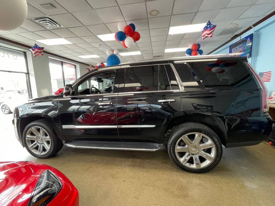 2019 Cadillac Escalade 4WD 4dr Luxury, available for sale in Inwood, New York | 5 Towns Drive. Inwood, New York 2019 Cadillac Escalade 4WD 4dr Luxury, available for sale in Inwood, New York | 5 Towns Drive. Inwood, New York