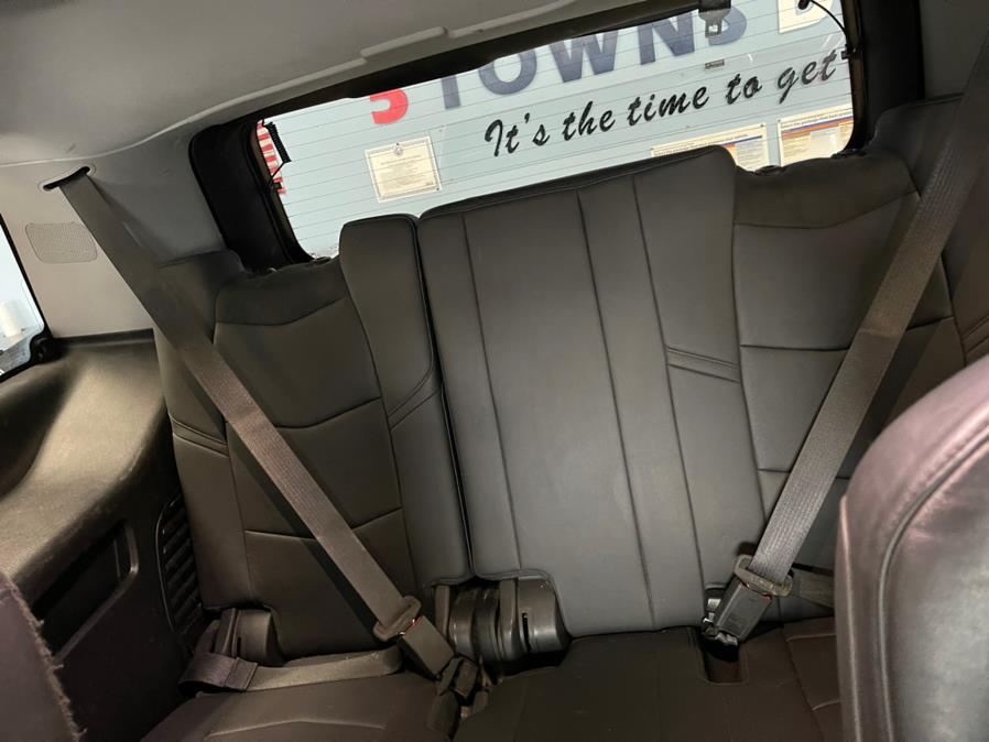 2019 Cadillac Escalade 4WD 4dr Luxury, available for sale in Inwood, New York | 5 Towns Drive. Inwood, New York 2019 Cadillac Escalade 4WD 4dr Luxury, available for sale in Inwood, New York | 5 Towns Drive. Inwood, New York