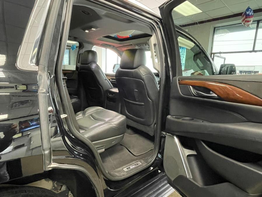 2019 Cadillac Escalade 4WD 4dr Luxury, available for sale in Inwood, New York | 5 Towns Drive. Inwood, New York 2019 Cadillac Escalade 4WD 4dr Luxury, available for sale in Inwood, New York | 5 Towns Drive. Inwood, New York