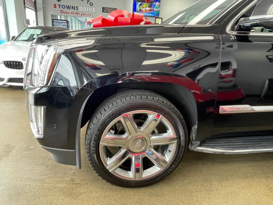 2019 Cadillac Escalade 4WD 4dr Luxury, available for sale in Inwood, New York | 5 Towns Drive. Inwood, New York 2019 Cadillac Escalade 4WD 4dr Luxury, available for sale in Inwood, New York | 5 Towns Drive. Inwood, New York
