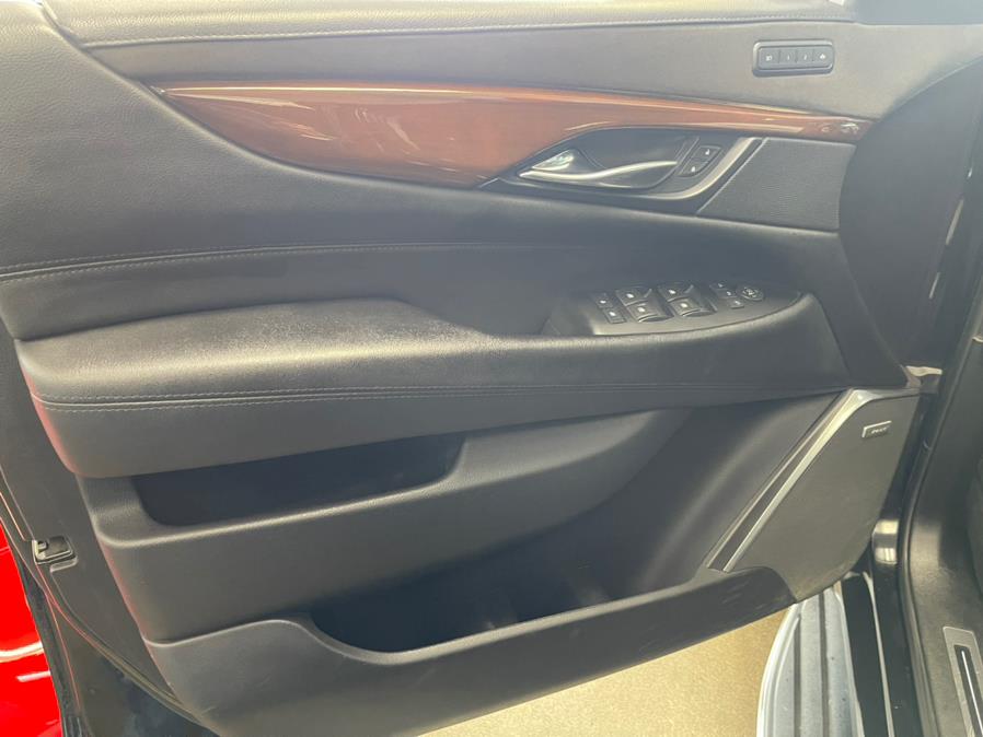 2019 Cadillac Escalade 4WD 4dr Luxury, available for sale in Inwood, New York | 5 Towns Drive. Inwood, New York 2019 Cadillac Escalade 4WD 4dr Luxury, available for sale in Inwood, New York | 5 Towns Drive. Inwood, New York