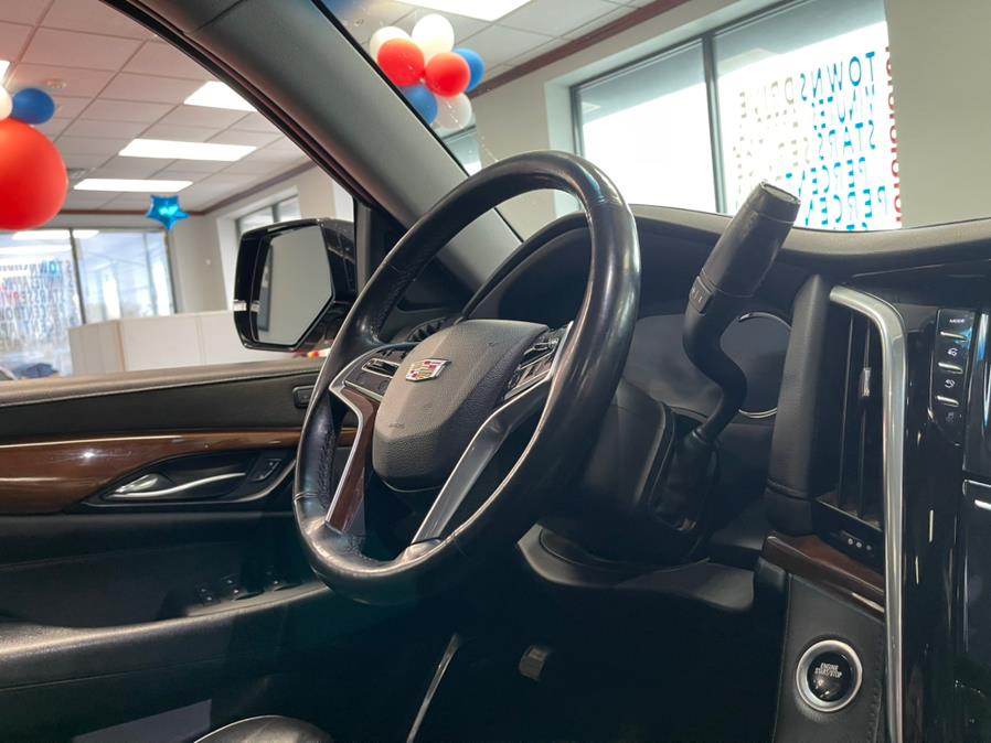 2019 Cadillac Escalade 4WD 4dr Luxury, available for sale in Inwood, New York | 5 Towns Drive. Inwood, New York 2019 Cadillac Escalade 4WD 4dr Luxury, available for sale in Inwood, New York | 5 Towns Drive. Inwood, New York