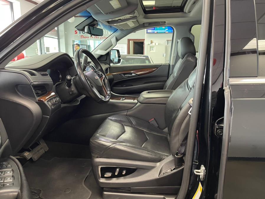 2019 Cadillac Escalade 4WD 4dr Luxury, available for sale in Inwood, New York | 5 Towns Drive. Inwood, New York 2019 Cadillac Escalade 4WD 4dr Luxury, available for sale in Inwood, New York | 5 Towns Drive. Inwood, New York