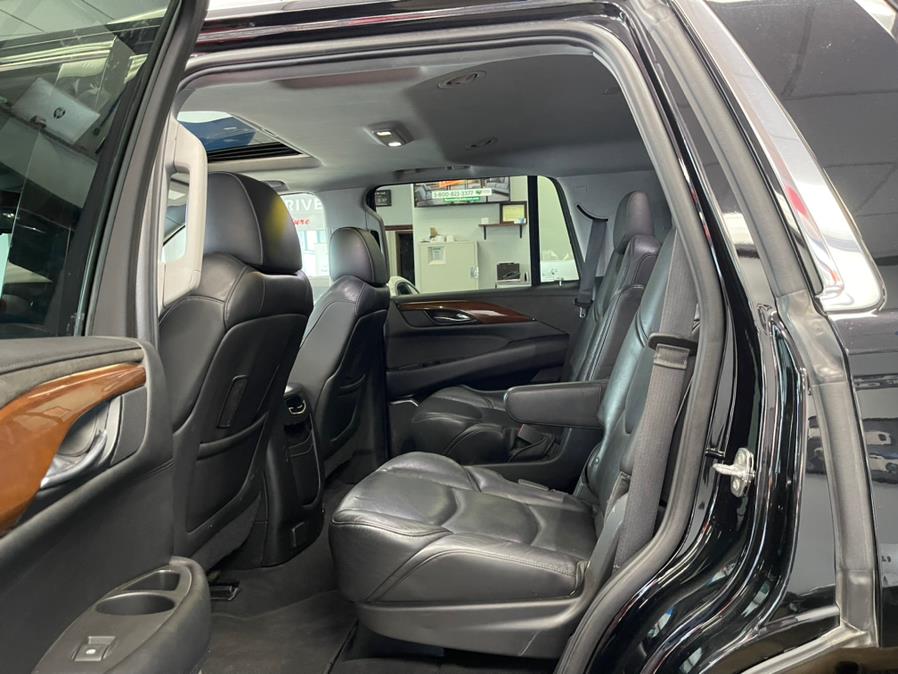 2019 Cadillac Escalade 4WD 4dr Luxury, available for sale in Inwood, New York | 5 Towns Drive. Inwood, New York 2019 Cadillac Escalade 4WD 4dr Luxury, available for sale in Inwood, New York | 5 Towns Drive. Inwood, New York
