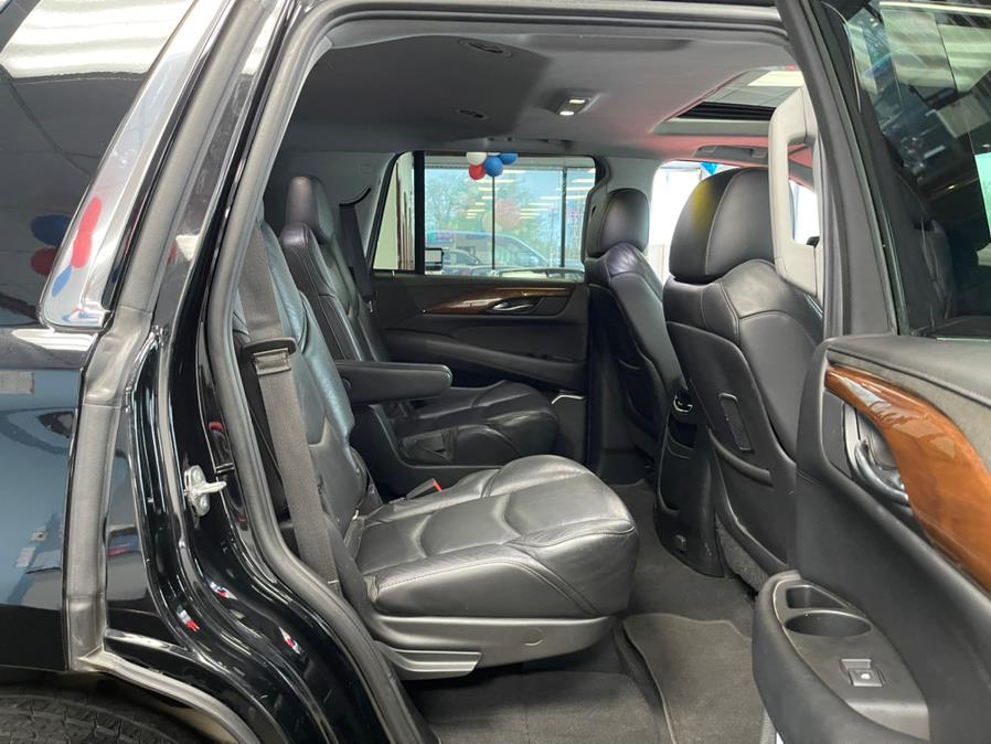 2019 Cadillac Escalade 4WD 4dr Luxury, available for sale in Inwood, New York | 5 Towns Drive. Inwood, New York 2019 Cadillac Escalade 4WD 4dr Luxury, available for sale in Inwood, New York | 5 Towns Drive. Inwood, New York