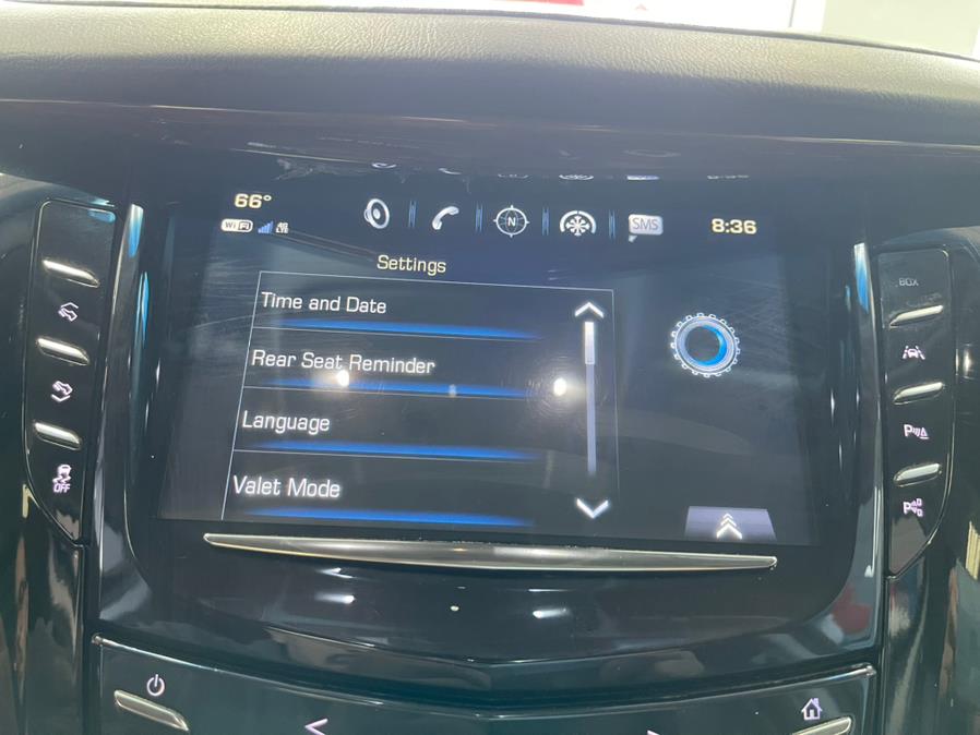 2019 Cadillac Escalade 4WD 4dr Luxury, available for sale in Inwood, New York | 5 Towns Drive. Inwood, New York 2019 Cadillac Escalade 4WD 4dr Luxury, available for sale in Inwood, New York | 5 Towns Drive. Inwood, New York