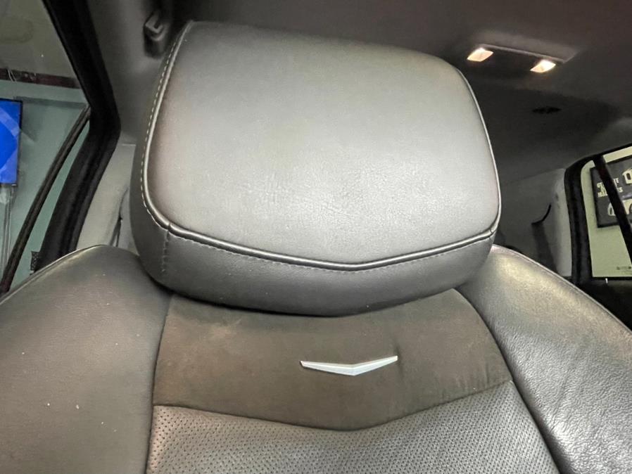 2019 Cadillac Escalade 4WD 4dr Luxury, available for sale in Inwood, New York | 5 Towns Drive. Inwood, New York 2019 Cadillac Escalade 4WD 4dr Luxury, available for sale in Inwood, New York | 5 Towns Drive. Inwood, New York
