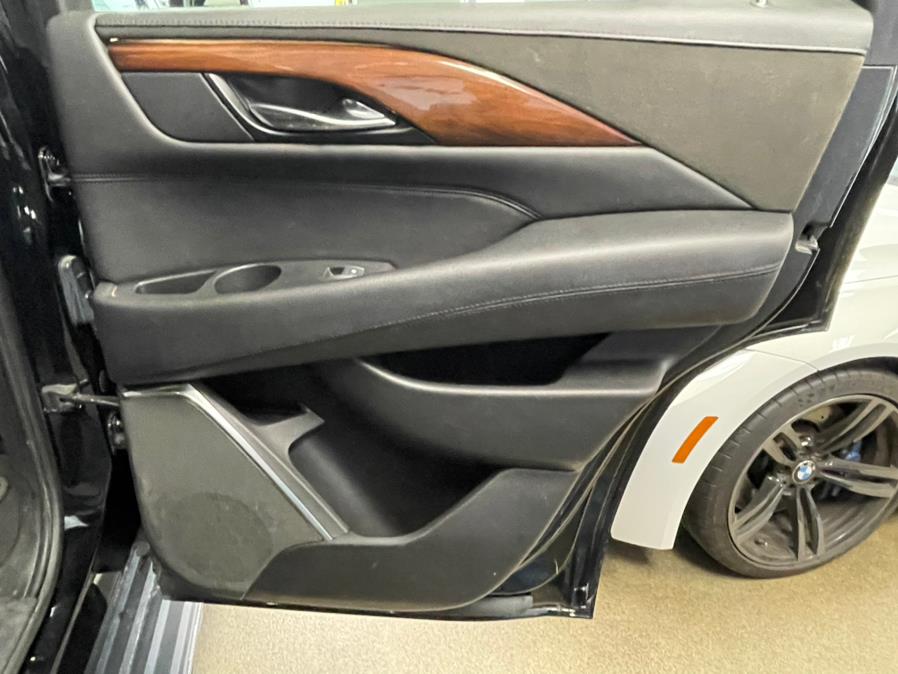 2019 Cadillac Escalade 4WD 4dr Luxury, available for sale in Inwood, New York | 5 Towns Drive. Inwood, New York 2019 Cadillac Escalade 4WD 4dr Luxury, available for sale in Inwood, New York | 5 Towns Drive. Inwood, New York