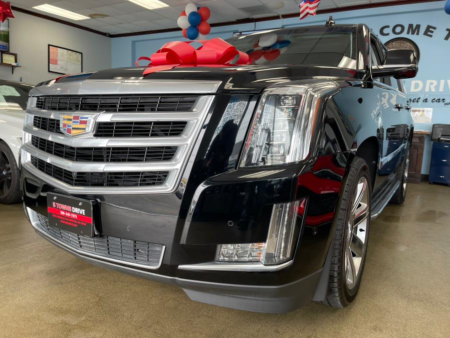 2019 Cadillac Escalade 4WD 4dr Luxury, available for sale in Inwood, New York | 5 Towns Drive. Inwood, New York 2019 Cadillac Escalade 4WD 4dr Luxury, available for sale in Inwood, New York | 5 Towns Drive. Inwood, New York