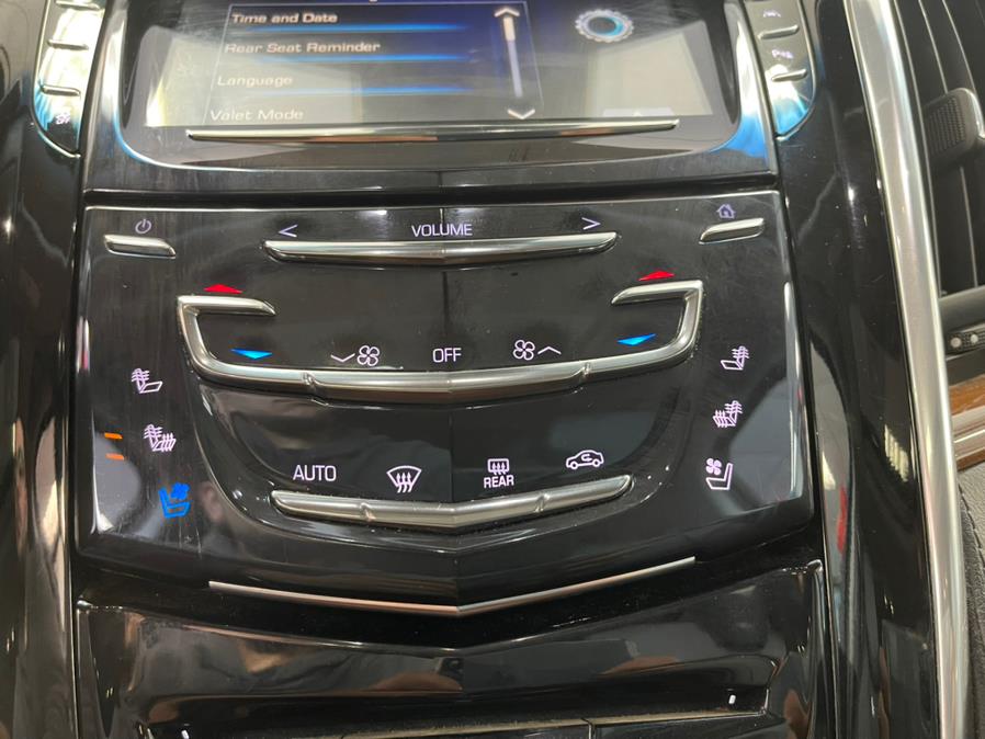 2019 Cadillac Escalade 4WD 4dr Luxury, available for sale in Inwood, New York | 5 Towns Drive. Inwood, New York 2019 Cadillac Escalade 4WD 4dr Luxury, available for sale in Inwood, New York | 5 Towns Drive. Inwood, New York