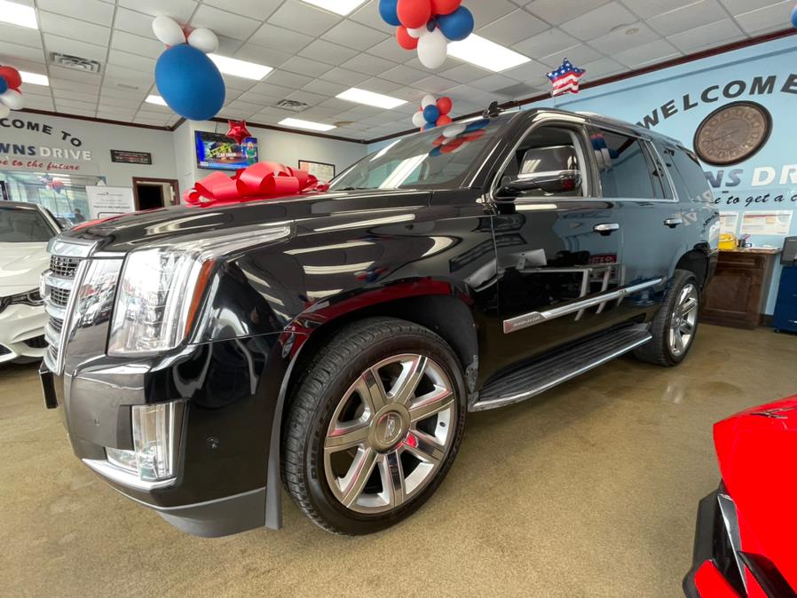 2019 Cadillac Escalade 4WD 4dr Luxury, available for sale in Inwood, New York | 5 Towns Drive. Inwood, New York 2019 Cadillac Escalade 4WD 4dr Luxury, available for sale in Inwood, New York | 5 Towns Drive. Inwood, New York