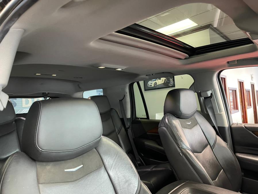 2019 Cadillac Escalade 4WD 4dr Luxury, available for sale in Inwood, New York | 5 Towns Drive. Inwood, New York 2019 Cadillac Escalade 4WD 4dr Luxury, available for sale in Inwood, New York | 5 Towns Drive. Inwood, New York
