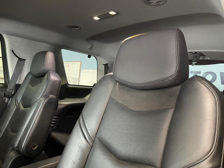2019 Cadillac Escalade 4WD 4dr Luxury, available for sale in Inwood, New York | 5 Towns Drive. Inwood, New York 2019 Cadillac Escalade 4WD 4dr Luxury, available for sale in Inwood, New York | 5 Towns Drive. Inwood, New York