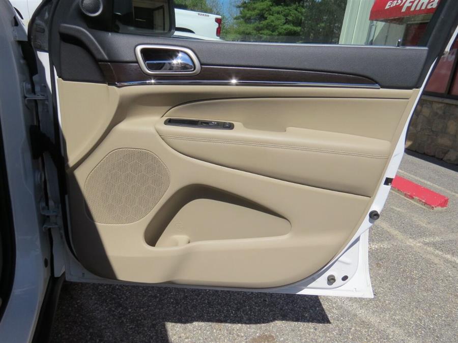 2017 Jeep Grand Cherokee Limited 4x4 4dr SUV, available for sale in Auburn, Maine | Lake City Exports Inc. Auburn, Maine 2017 Jeep Grand Cherokee Limited 4x4 4dr SUV, available for sale in Auburn, Maine | Lake City Exports Inc. Auburn, Maine