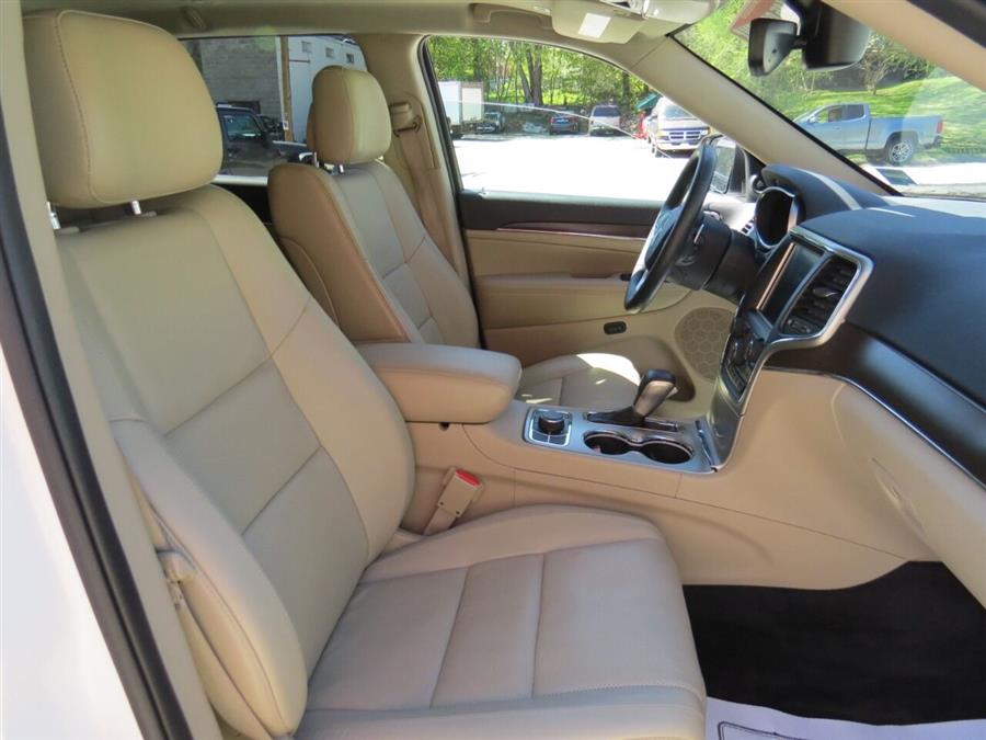 2017 Jeep Grand Cherokee Limited 4x4 4dr SUV, available for sale in Auburn, Maine | Lake City Exports Inc. Auburn, Maine 2017 Jeep Grand Cherokee Limited 4x4 4dr SUV, available for sale in Auburn, Maine | Lake City Exports Inc. Auburn, Maine