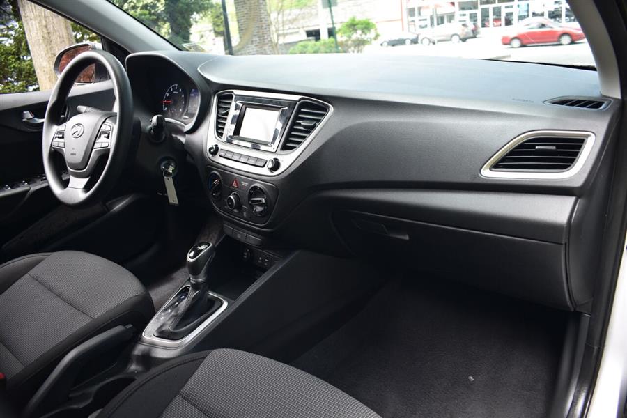 2021 Hyundai Accent SE 4dr Sedan 6M, available for sale in Great Neck, New York | Camy Cars. Great Neck, New York 2021 Hyundai Accent SE 4dr Sedan 6M, available for sale in Great Neck, New York | Camy Cars. Great Neck, New York