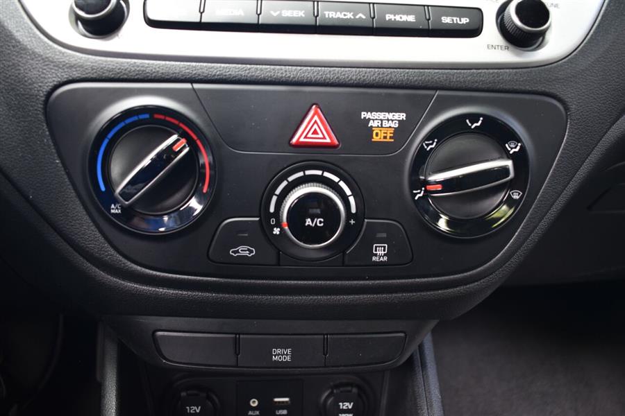 2021 Hyundai Accent SE 4dr Sedan 6M, available for sale in Great Neck, New York | Camy Cars. Great Neck, New York 2021 Hyundai Accent SE 4dr Sedan 6M, available for sale in Great Neck, New York | Camy Cars. Great Neck, New York