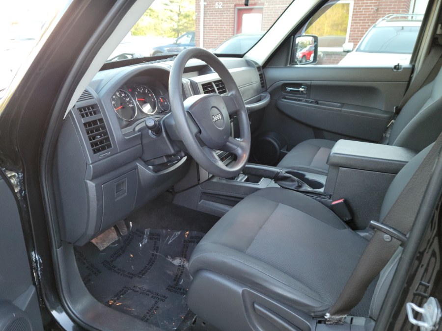 2009 Jeep Liberty 4WD 4dr Sport W/Sunroof, available for sale in East Windsor, Connecticut | Toro Auto. East Windsor, Connecticut 2009 Jeep Liberty 4WD 4dr Sport W/Sunroof, available for sale in East Windsor, Connecticut | Toro Auto. East Windsor, Connecticut