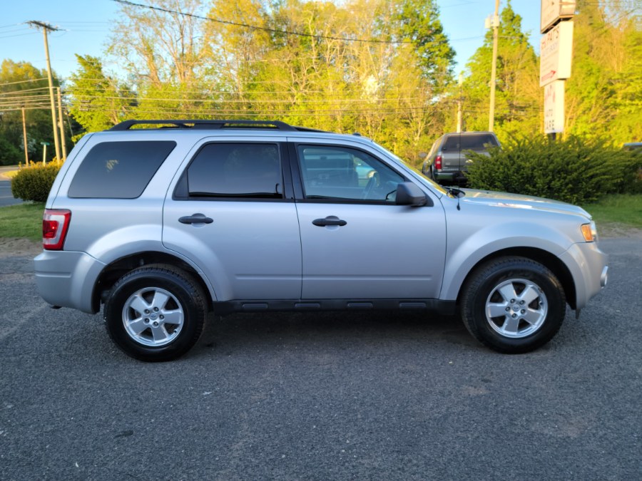 2010 Ford Escape 4WD 4dr XLT W/Sunroof, available for sale in East Windsor, Connecticut | Toro Auto. East Windsor, Connecticut 2010 Ford Escape 4WD 4dr XLT W/Sunroof, available for sale in East Windsor, Connecticut | Toro Auto. East Windsor, Connecticut