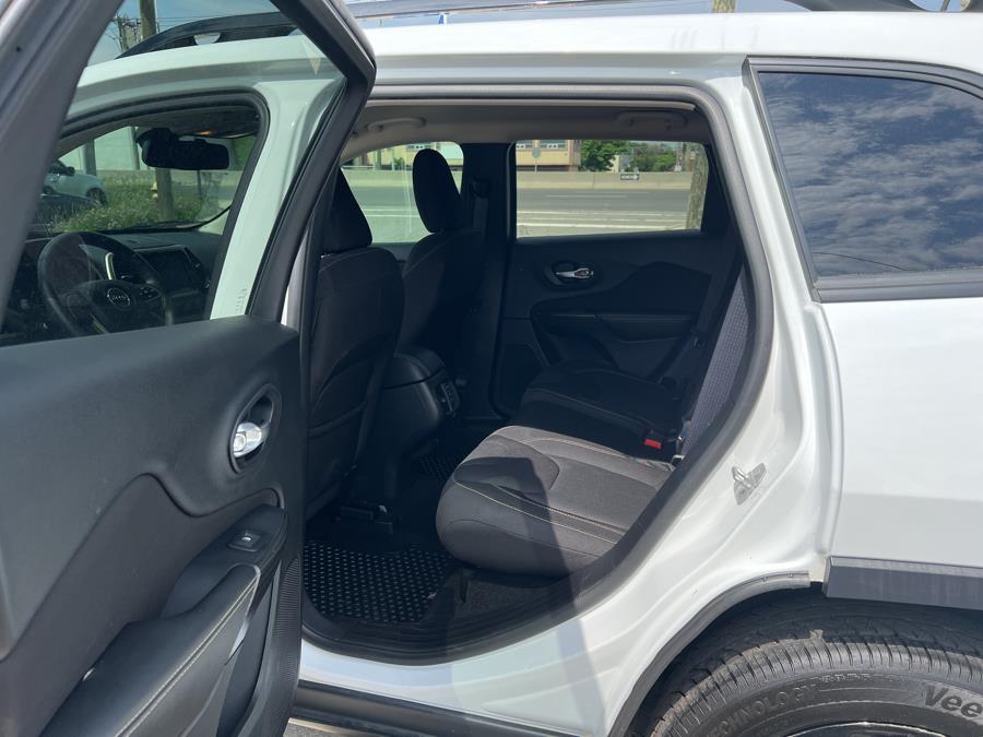 Used Jeep Cherokee 4WD 4dr Latitude 2016 | Route 46 Auto Sales Inc. Lodi, New Jersey Used Jeep Cherokee 4WD 4dr Latitude 2016 | Route 46 Auto Sales Inc. Lodi, New Jersey