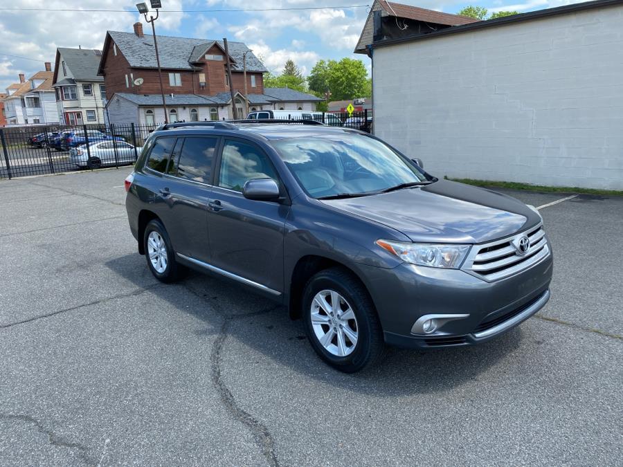2011 Toyota Highlander 4WD 4dr V6 SE (Natl), available for sale in Hartford, Connecticut | Mecca Auto LLC. Hartford, Connecticut 2011 Toyota Highlander 4WD 4dr V6 SE (Natl), available for sale in Hartford, Connecticut | Mecca Auto LLC. Hartford, Connecticut