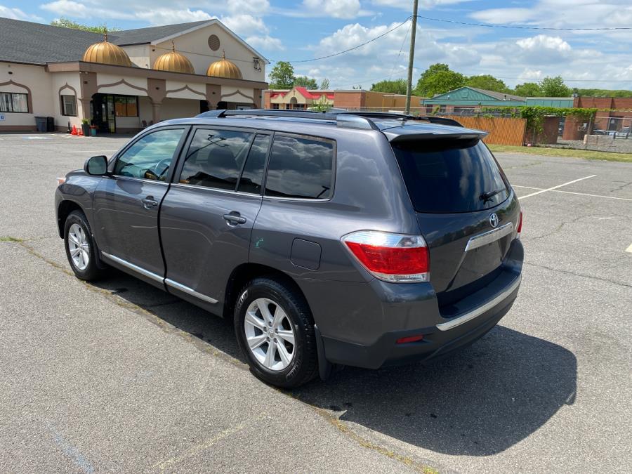 2011 Toyota Highlander 4WD 4dr V6 SE (Natl), available for sale in Hartford, Connecticut | Mecca Auto LLC. Hartford, Connecticut 2011 Toyota Highlander 4WD 4dr V6 SE (Natl), available for sale in Hartford, Connecticut | Mecca Auto LLC. Hartford, Connecticut