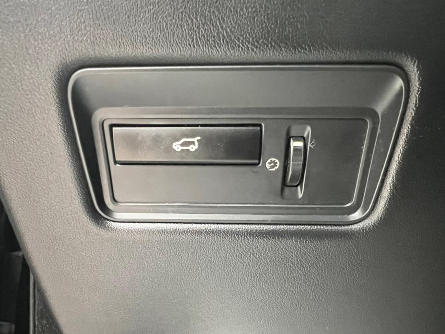 2015 Land Rover Range Rover Sport 4WD 4dr HSE, available for sale in Massapequa Park, New York | Power Motors East. Massapequa Park, New York 2015 Land Rover Range Rover Sport 4WD 4dr HSE, available for sale in Massapequa Park, New York | Power Motors East. Massapequa Park, New York