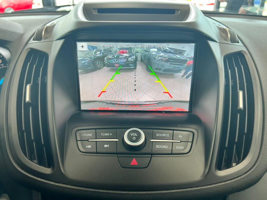 2018 Ford Escape SE 4WD, available for sale in Massapequa Park, New York | Power Motors East. Massapequa Park, New York 2018 Ford Escape SE 4WD, available for sale in Massapequa Park, New York | Power Motors East. Massapequa Park, New York