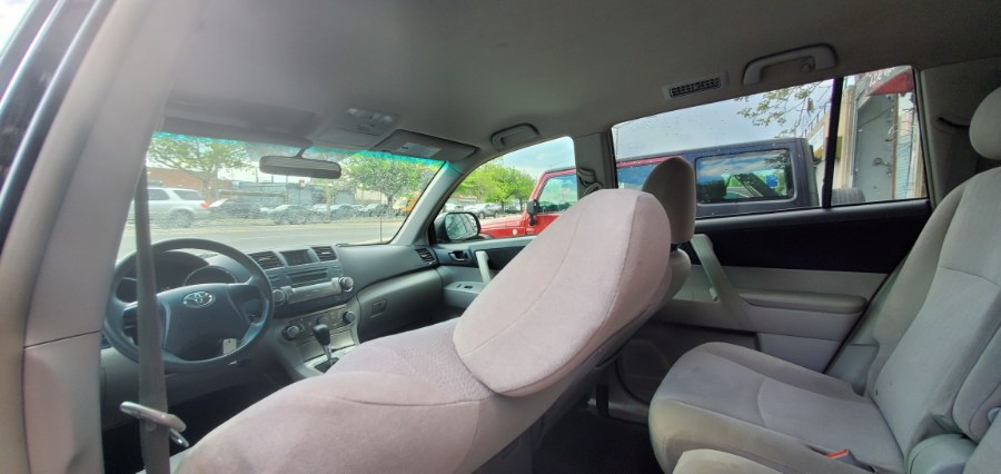 Used Toyota Highlander FWD 4dr L4 Base (Natl) 2011 | Rubber Bros Auto World. Brooklyn, New York Used Toyota Highlander FWD 4dr L4 Base (Natl) 2011 | Rubber Bros Auto World. Brooklyn, New York