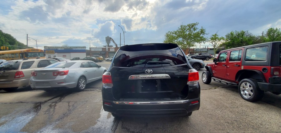 Used Toyota Highlander FWD 4dr L4 Base (Natl) 2011 | Rubber Bros Auto World. Brooklyn, New York Used Toyota Highlander FWD 4dr L4 Base (Natl) 2011 | Rubber Bros Auto World. Brooklyn, New York