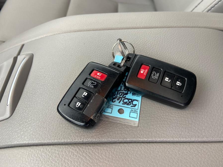 Used Toyota Highlander XLE V6 AWD (Natl) 2019 | Auto Haus of Irvington Corp. Irvington , New Jersey