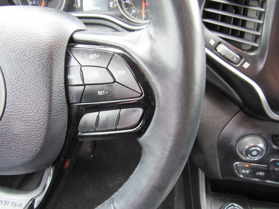 2019 Jeep Cherokee Latitude Plus, available for sale in Worcester, Massachusetts | Hilario's Auto Sales Inc.. Worcester, Massachusetts 2019 Jeep Cherokee Latitude Plus, available for sale in Worcester, Massachusetts | Hilario's Auto Sales Inc.. Worcester, Massachusetts