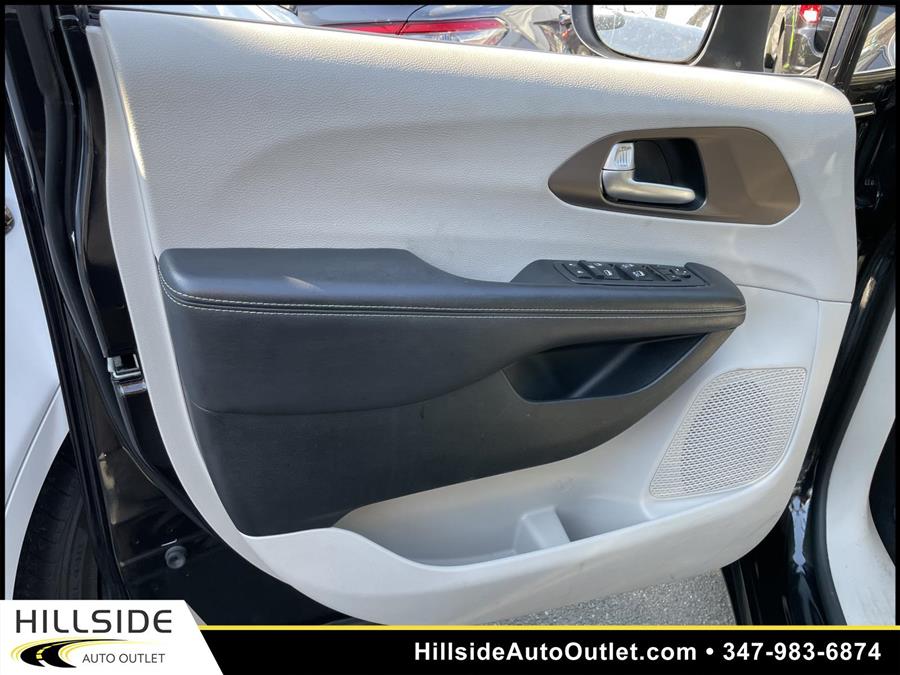 Used Chrysler Voyager LXI 2020 | Hillside Auto Outlet. Jamaica, New York Used Chrysler Voyager LXI 2020 | Hillside Auto Outlet. Jamaica, New York
