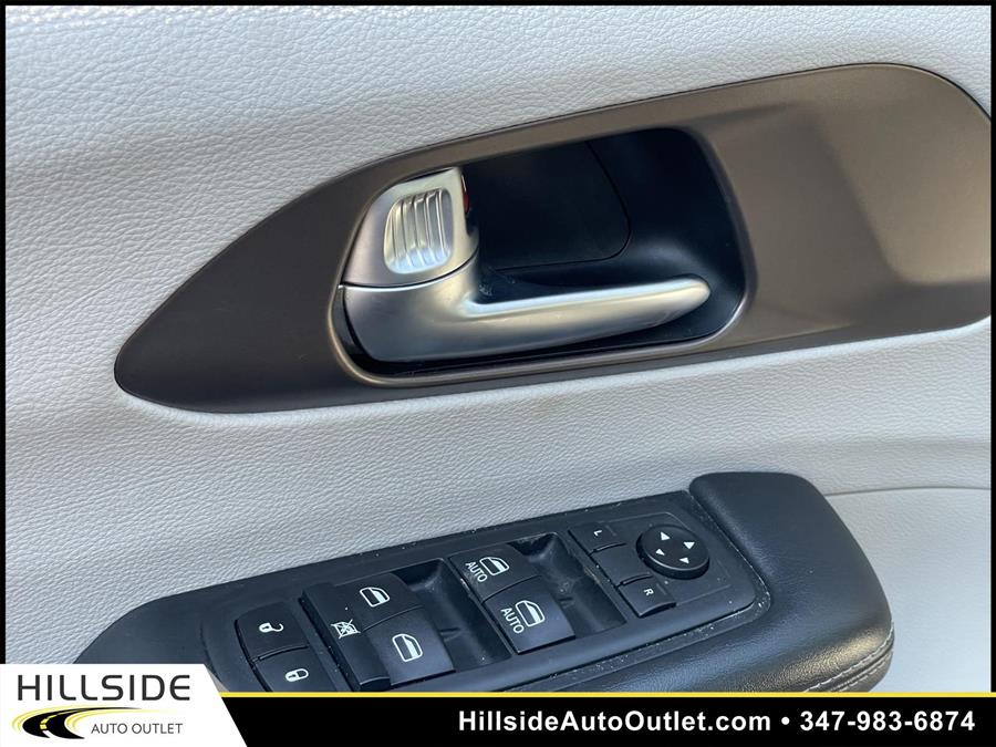 Used Chrysler Voyager LXI 2020 | Hillside Auto Outlet. Jamaica, New York Used Chrysler Voyager LXI 2020 | Hillside Auto Outlet. Jamaica, New York