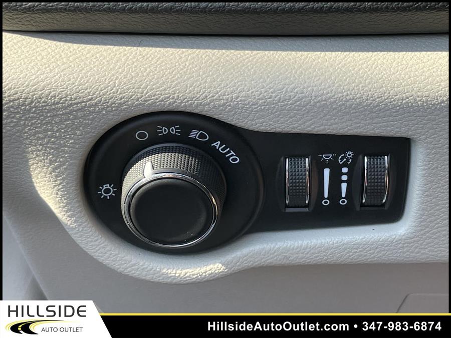 Used Chrysler Voyager LXI 2020 | Hillside Auto Outlet. Jamaica, New York Used Chrysler Voyager LXI 2020 | Hillside Auto Outlet. Jamaica, New York
