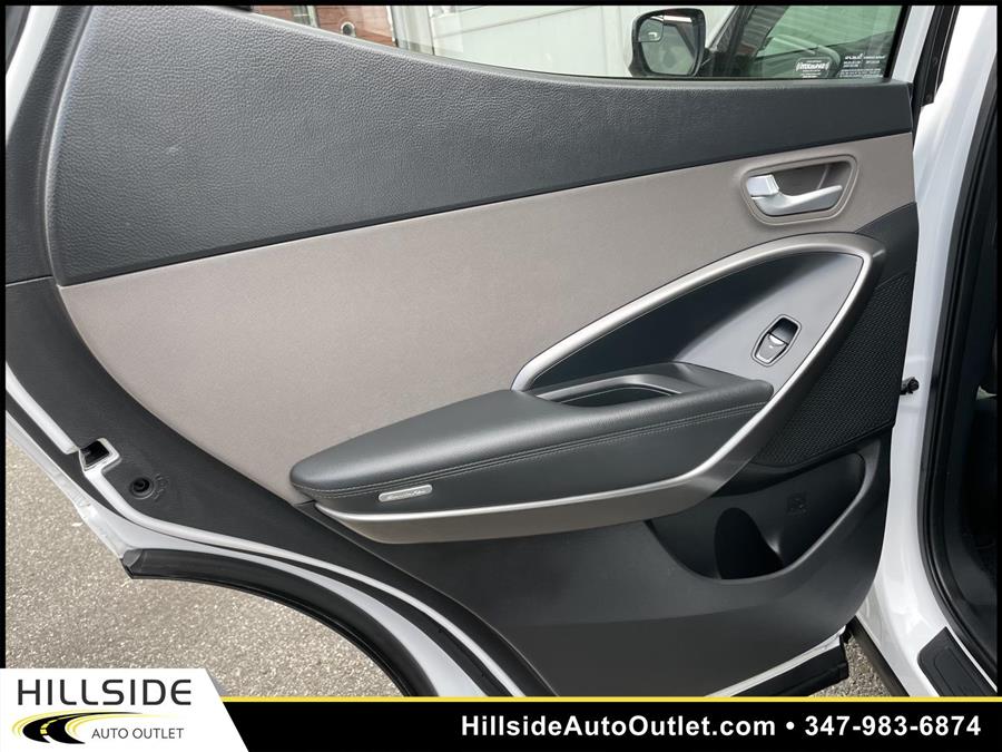 Used Hyundai Santa Fe Sport 2.4 Base 2017 | Hillside Auto Outlet. Jamaica, New York Used Hyundai Santa Fe Sport 2.4 Base 2017 | Hillside Auto Outlet. Jamaica, New York