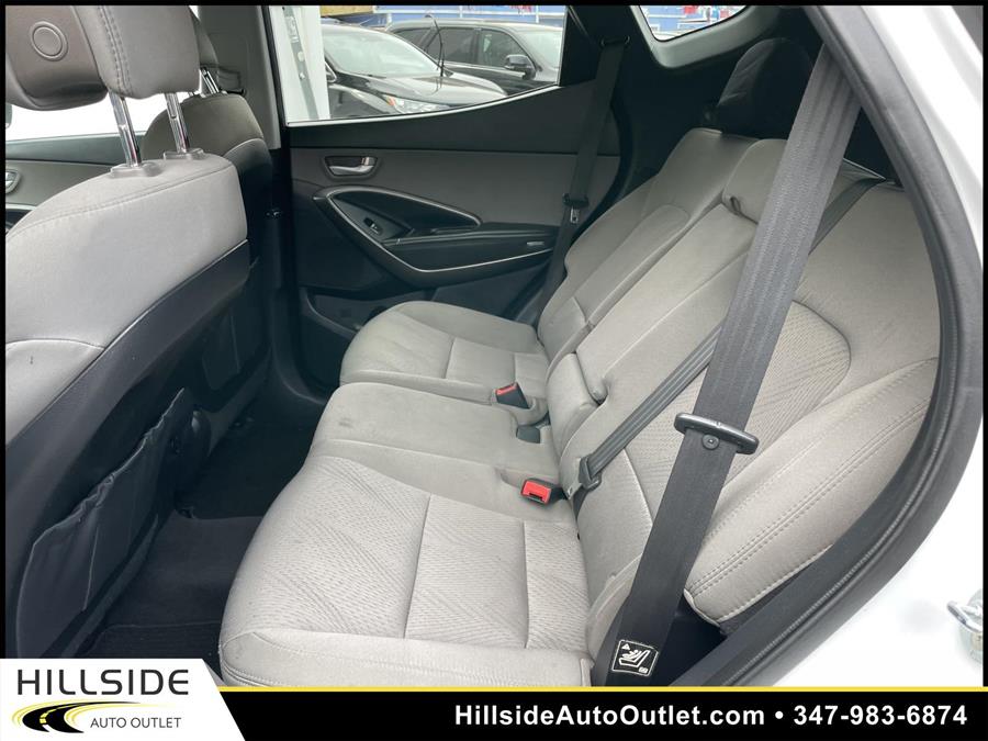 Used Hyundai Santa Fe Sport 2.4 Base 2017 | Hillside Auto Outlet. Jamaica, New York Used Hyundai Santa Fe Sport 2.4 Base 2017 | Hillside Auto Outlet. Jamaica, New York