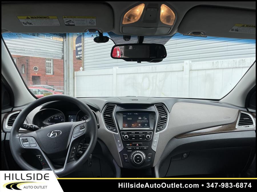 Used Hyundai Santa Fe Sport 2.4 Base 2017 | Hillside Auto Outlet. Jamaica, New York Used Hyundai Santa Fe Sport 2.4 Base 2017 | Hillside Auto Outlet. Jamaica, New York