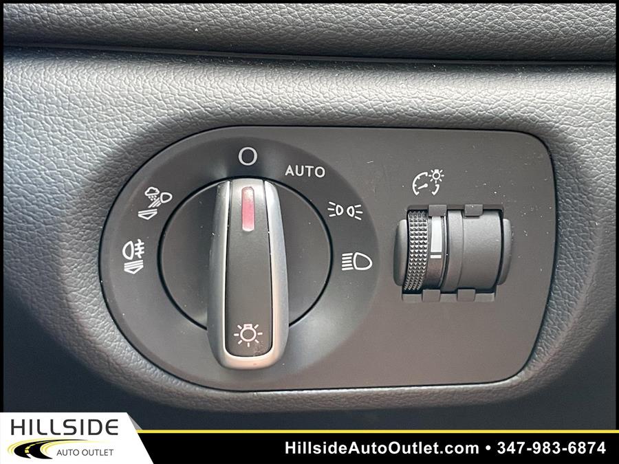 Used Audi Q3 2.0T Premium 2018 | Hillside Auto Outlet. Jamaica, New York Used Audi Q3 2.0T Premium 2018 | Hillside Auto Outlet. Jamaica, New York
