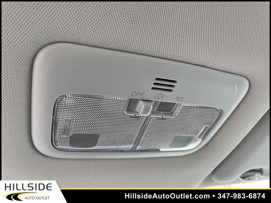 Used Toyota Corolla LE 2017 | Hillside Auto Outlet. Jamaica, New York Used Toyota Corolla LE 2017 | Hillside Auto Outlet. Jamaica, New York