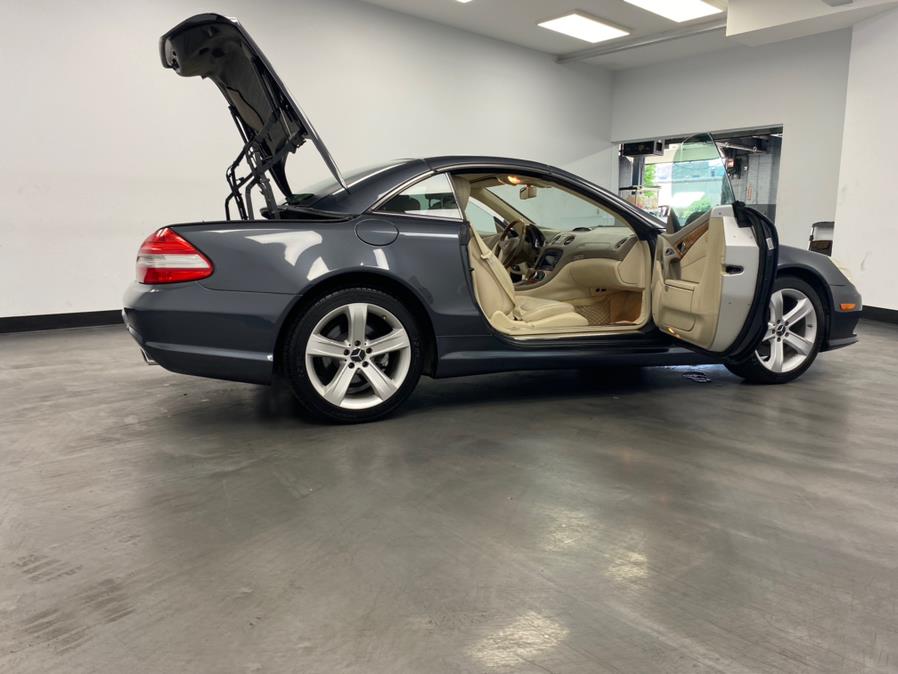Used Mercedes-Benz SL-Class 2dr Roadster 5.5L V8 2009 | M Auto Group. Elizabeth, New Jersey Used Mercedes-Benz SL-Class 2dr Roadster 5.5L V8 2009 | M Auto Group. Elizabeth, New Jersey