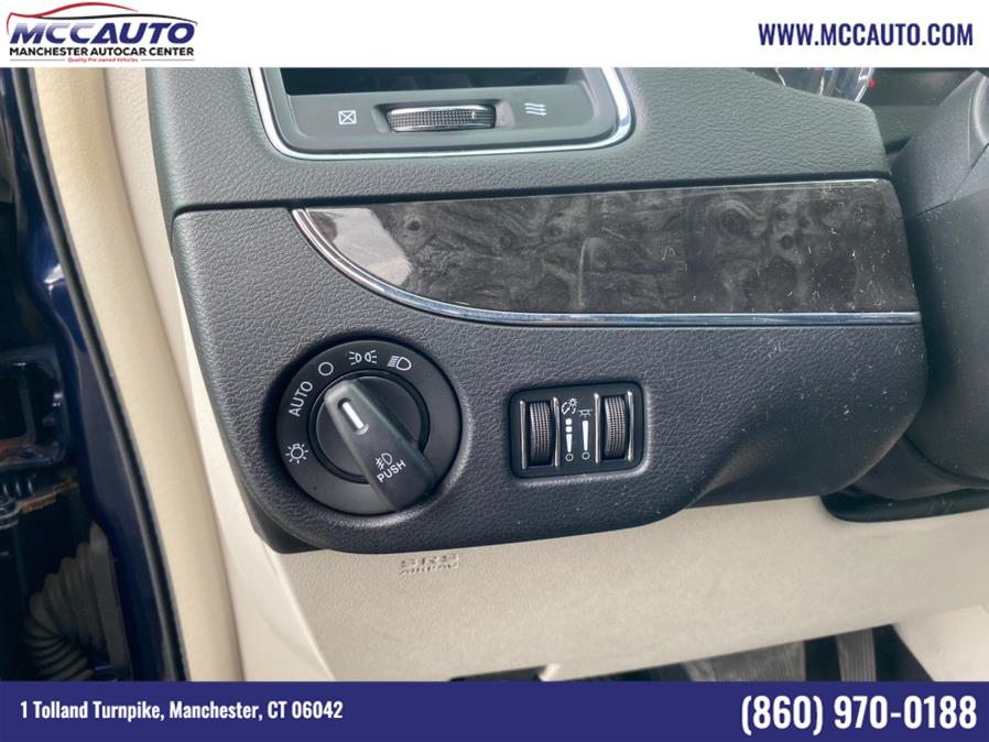 2014 Chrysler Town & Country 4dr Wgn Touring, available for sale in Manchester, Connecticut | Manchester Autocar Center. Manchester, Connecticut 2014 Chrysler Town & Country 4dr Wgn Touring, available for sale in Manchester, Connecticut | Manchester Autocar Center. Manchester, Connecticut