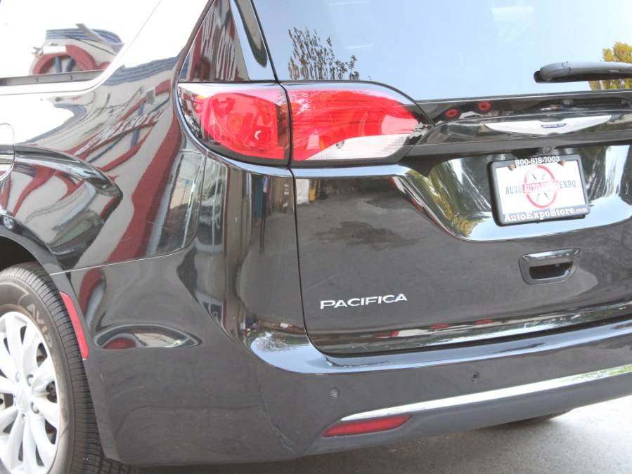 Used Chrysler Pacifica Touring L 2019 | Auto Expo Ent Inc.. Great Neck, New York Used Chrysler Pacifica Touring L 2019 | Auto Expo Ent Inc.. Great Neck, New York
