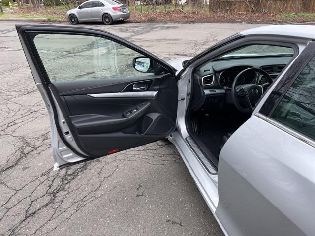 Used Nissan Maxima 3.5 SL 2017 | Blasius Federal Road. Brookfield, Connecticut Used Nissan Maxima 3.5 SL 2017 | Blasius Federal Road. Brookfield, Connecticut