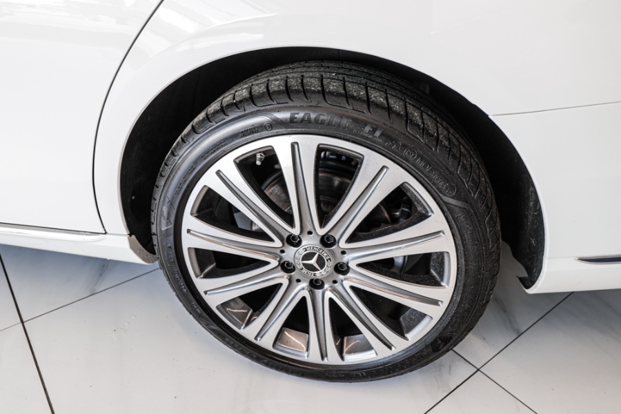 2018 Mercedes-Benz E-Class E 300 4MATIC Sedan, available for sale in ELMONT, New York | 26 Motors Long Island. ELMONT, New York 2018 Mercedes-Benz E-Class E 300 4MATIC Sedan, available for sale in ELMONT, New York | 26 Motors Long Island. ELMONT, New York