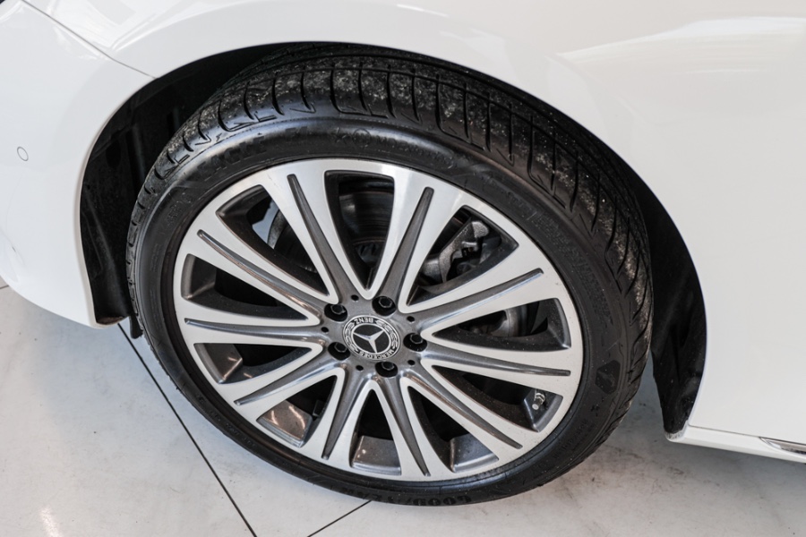2018 Mercedes-Benz E-Class E 300 4MATIC Sedan, available for sale in ELMONT, New York | 26 Motors Long Island. ELMONT, New York 2018 Mercedes-Benz E-Class E 300 4MATIC Sedan, available for sale in ELMONT, New York | 26 Motors Long Island. ELMONT, New York