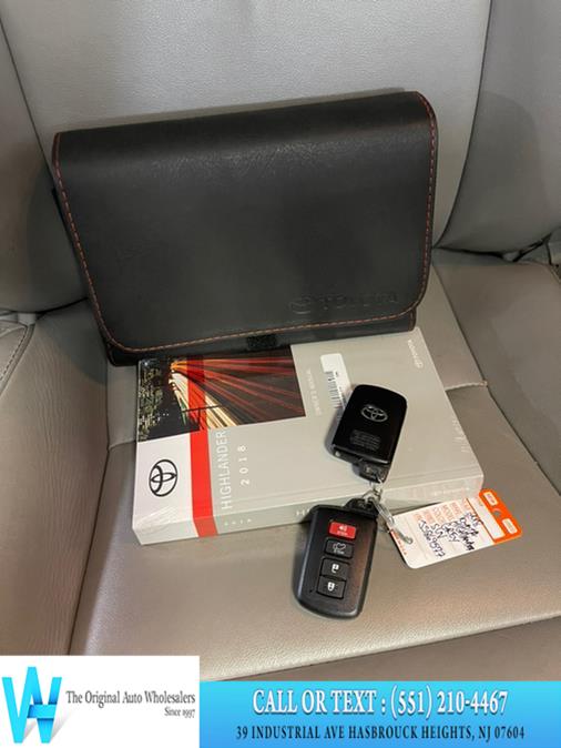 2018 Toyota Highlander XLE V6 AWD (Natl), available for sale in Lodi, New Jersey | AW Auto & Truck Wholesalers, Inc. Lodi, New Jersey 2018 Toyota Highlander XLE V6 AWD (Natl), available for sale in Lodi, New Jersey | AW Auto & Truck Wholesalers, Inc. Lodi, New Jersey