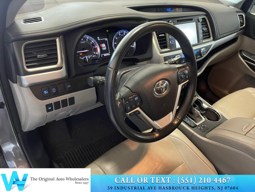 2018 Toyota Highlander XLE V6 AWD (Natl), available for sale in Lodi, New Jersey | AW Auto & Truck Wholesalers, Inc. Lodi, New Jersey 2018 Toyota Highlander XLE V6 AWD (Natl), available for sale in Lodi, New Jersey | AW Auto & Truck Wholesalers, Inc. Lodi, New Jersey